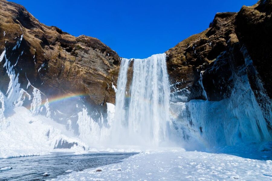 Reykjavik: 3-day South Coast and Golden Circle Experience - Day one: Thingvellir, Gullfoss, and Geysir