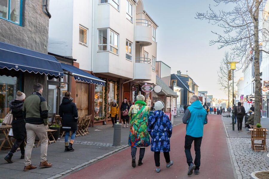 Reykjavik: Christmas Food Tour with Tastings and Drinks - Hamborgarhrygg, reindeer paté, and cured fish