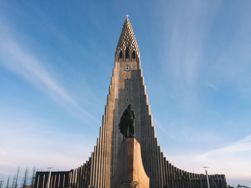 Reykjavik: Express Walk with a Local in 60 minutes - Starting at Parliament House in central Reykjavik