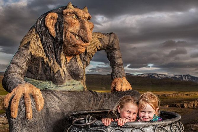 Reykjavik Folklore Walking Tour: Meet the Elves, Trolls & Ghosts of Iceland - Stop six: Alþingishúsið and Iceland’s guardian spirits