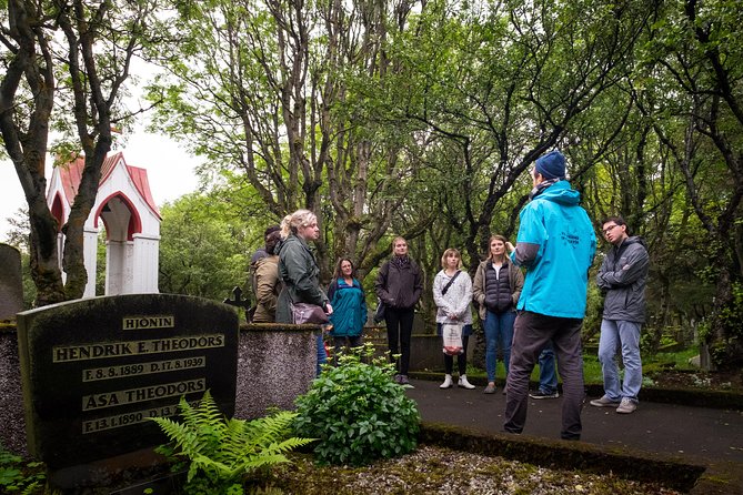 Reykjavik Folklore Walking Tour: Meet the Elves, Trolls & Ghosts of Iceland - Finding the start at Ingólfur Square