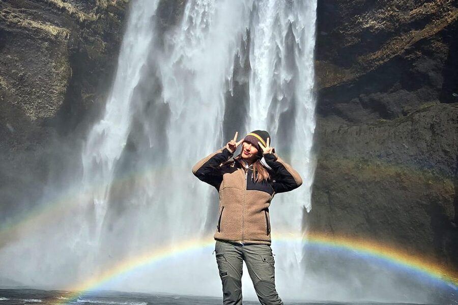 Reykjavik: Glacier Hike, Waterfalls and Black Sand Beach - A closer look at the transport and pacing