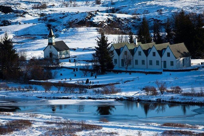 Reykjavik: Golden Circle and Northern Lights Small-Group Tour - Gullfoss: Iceland’s great two-tier waterfall