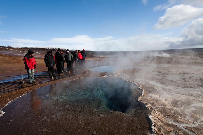 Reykjavik: Golden Circle and Northern Lights Small-Group Tour - The Reykjavik dinner break is part of the plan