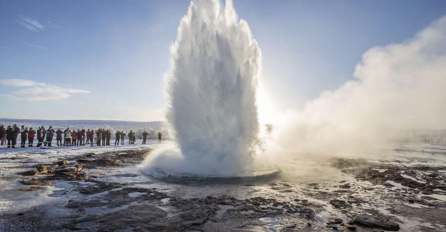 Reykjavík: Golden Circle, Bruarfoss, and Kerid Crater Tour - Þingvellir: where Iceland’s ground tells the story