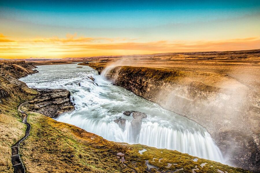 Reykjavik: Golden Circle Full-Day Tour with Kerid Crater - Kerið Crater offers a colorful first photo stop