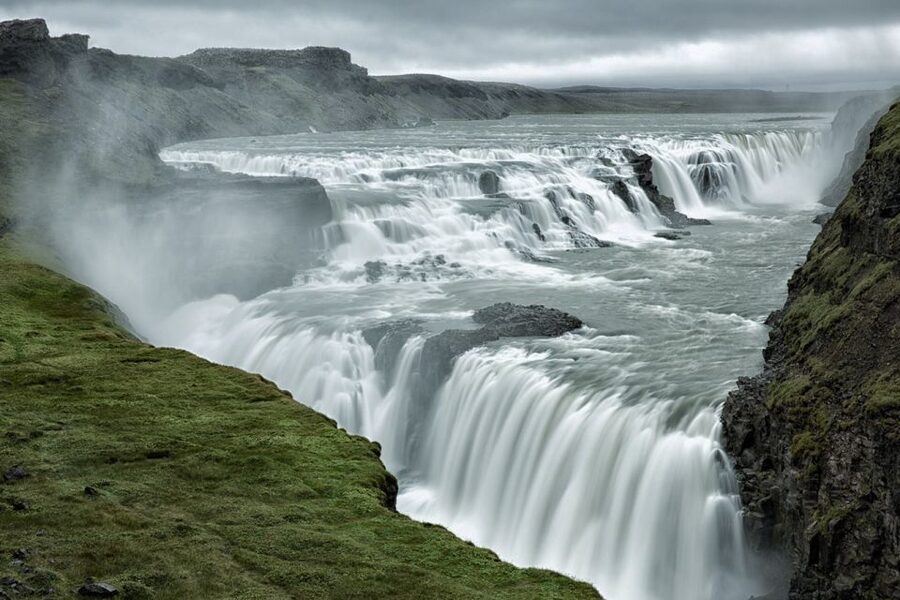 Reykjavik: Golden Circle & Northern Lights 4x4 Tour - A guide who shapes the day