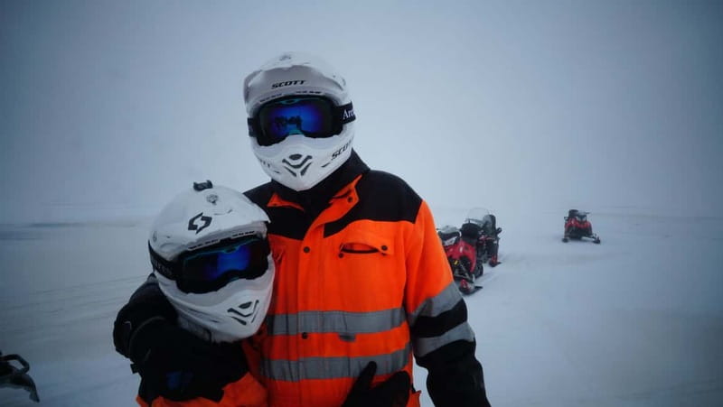 Reykjavik: Golden Circle Super Jeep and Snowmobile Tour - One hour on Langjökull Glacier