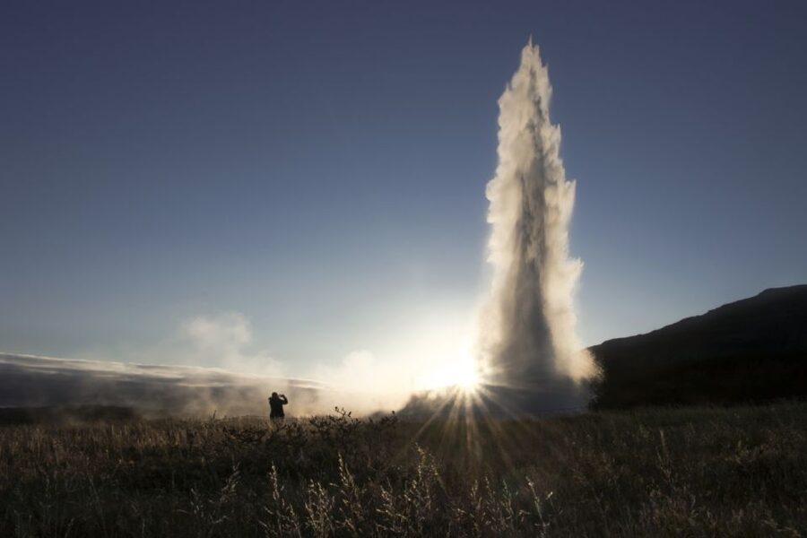 Reykjavik: Golden Circle, Tomato Farm and Kerið Crater Tour - Geysir and Strokkur put geothermal power on display