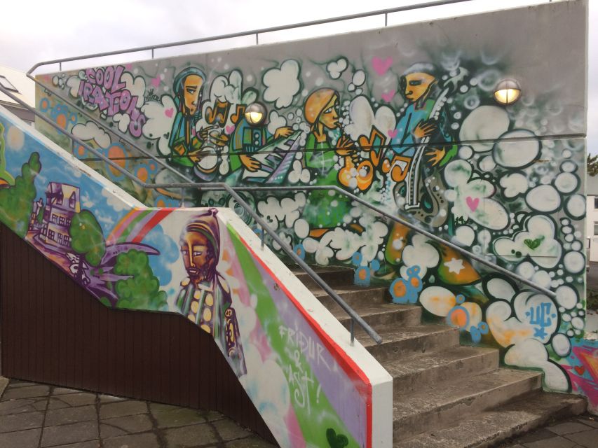 Reykjavik: Guided City Walking Tour - Pace, group size, and guide style