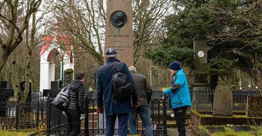 Reykjavik: Guided Folklore Walking Tour - Key points at a glance