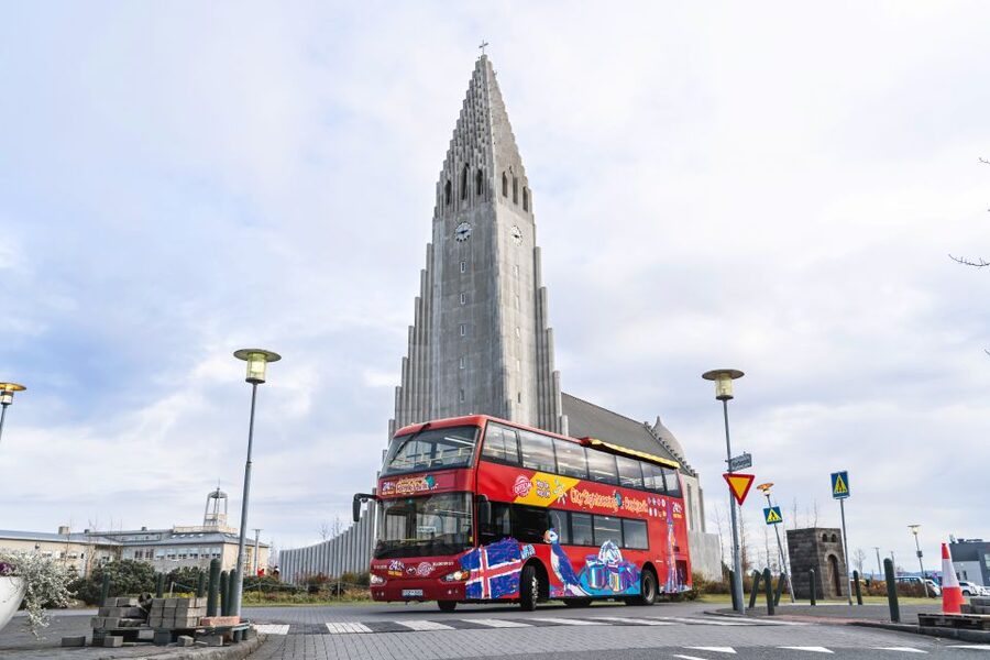 Reykjavík: Hop-On Hop-Off Bus and Perlan Museum Entry Ticket - What the city loop does well