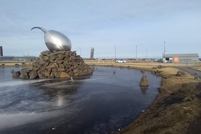 Reykjavik Iceland: Private Transfer to/from Keflavik Airport KEF - Vehicles, Wi-Fi, and luggage limits