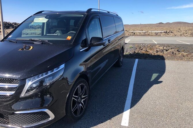 Reykjavik Iceland: Private Transfer to/from Keflavik Airport KEF - What the airport pickup feels like