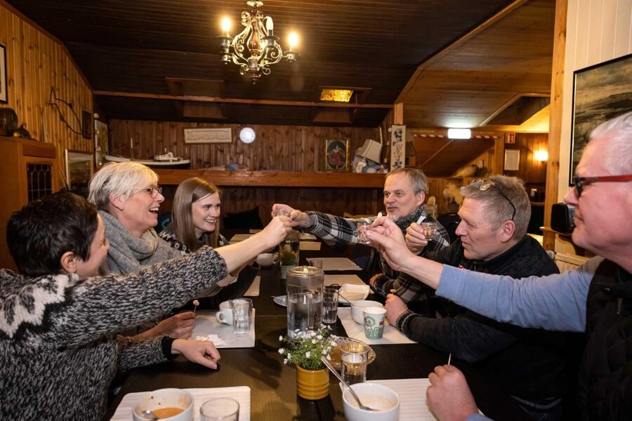 Reykjavik: Icelandic Food Tour - Meeting at Hlöllabátar in Ingólfstorg
