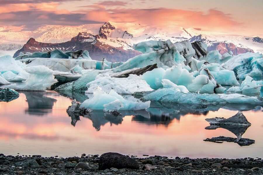 Reykjavik: Jokulsarlon Glacier Lagoon Full-Day Guided Trip - Guides, drivers, and how they shape the day
