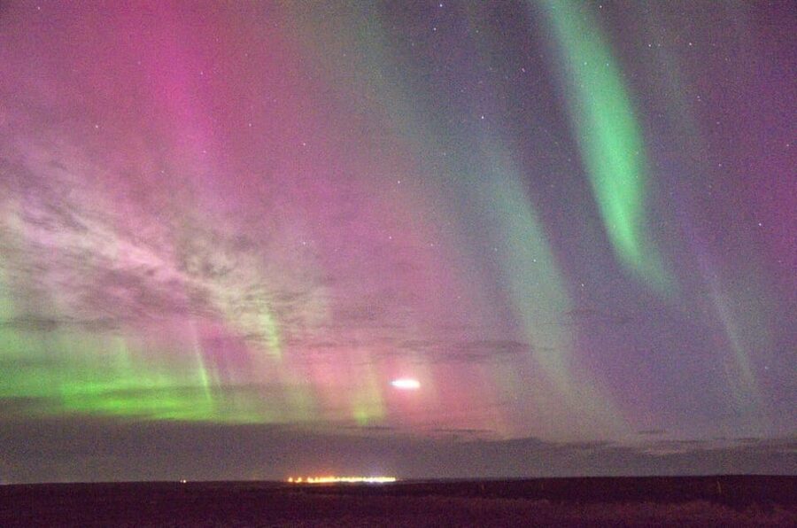Reykjavík: New Year's Eve Northern Lights Yacht Cruise - Searching for Northern Lights along the coast