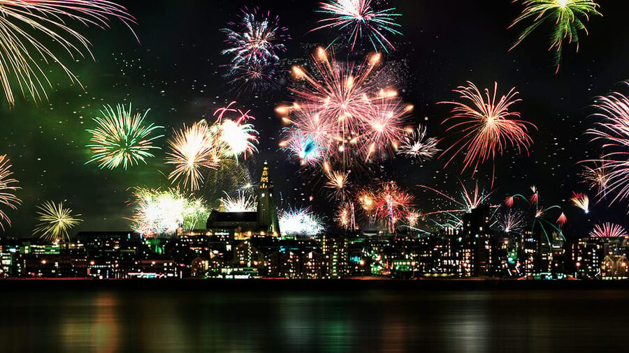 Reykjavik: New Years Fireworks Midnight Cruise - Sailing on Amelia Rose through Faxaflói bay