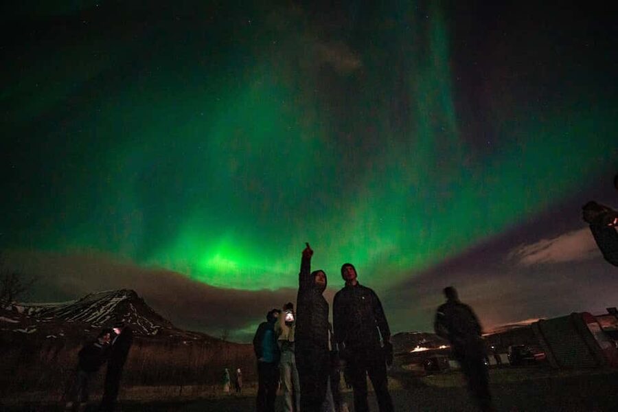 Reykjavik: Northern Lights Group Tour with Photos - What the Northern Lights actually look like