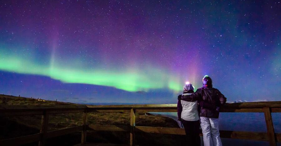 Reykjavík: Northern Lights Minibus Tour with Photos - Key points to know before you book