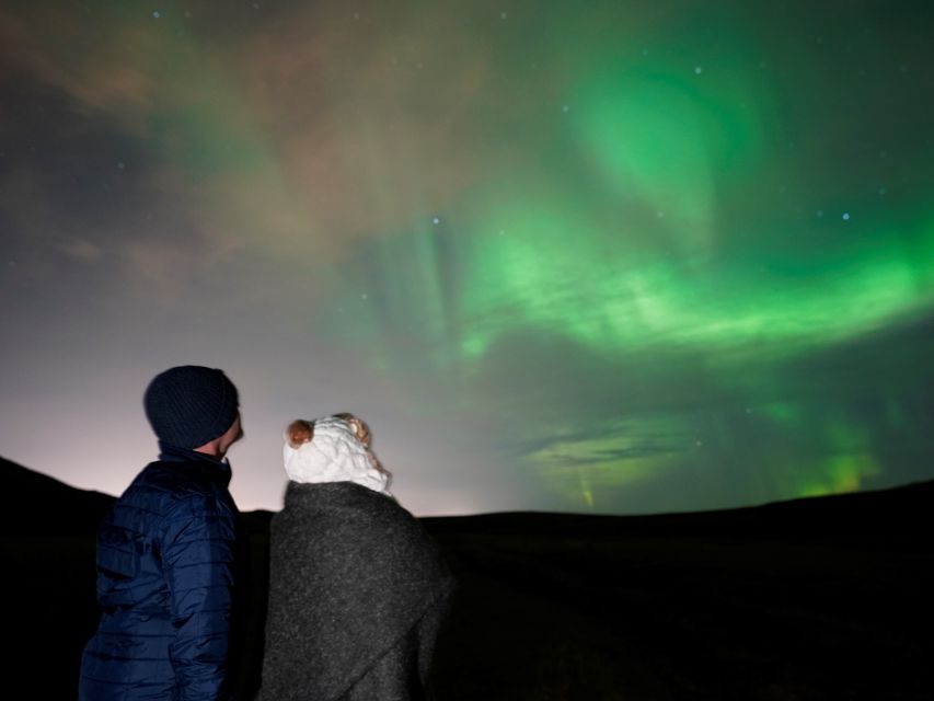 Reykjavik: Northern Lights Tour w/Pro Photos - Small Group - Why this Reykjavik Aurora hunt feels different