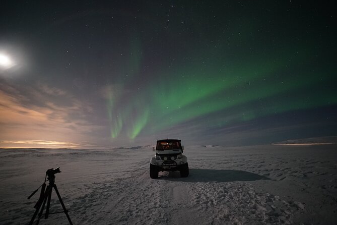 Reykjavik Northern Lights Tour with Pro Aurora Photos Small Group - Additional stops when the forecast shifts