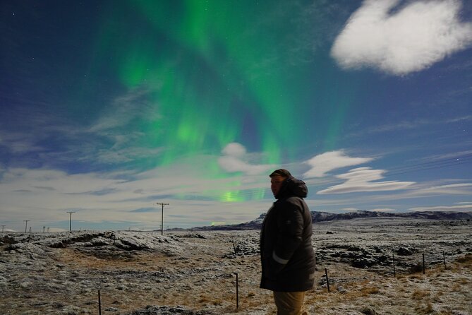 Reykjavik Northern Lights Tour with Pro Aurora Photos Small Group - Price, group size, and overall value