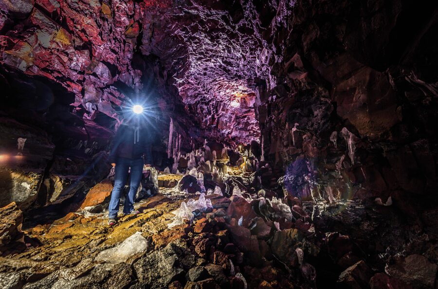 Reykjavík: Silfra Fissure Snorkeling and Lava Caving Tour - Why combine a lava tunnel with Silfra?