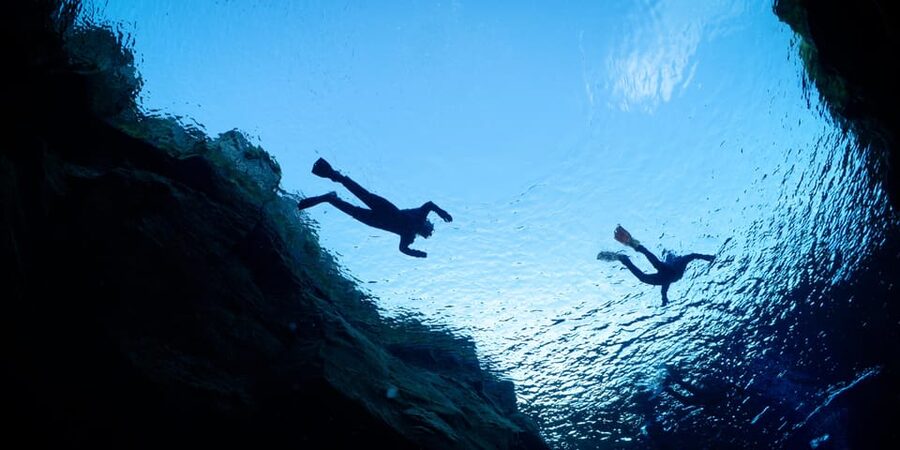 Reykjavík: Silfra Fissure Snorkeling and Lava Caving Tour - The transfer between two adventures