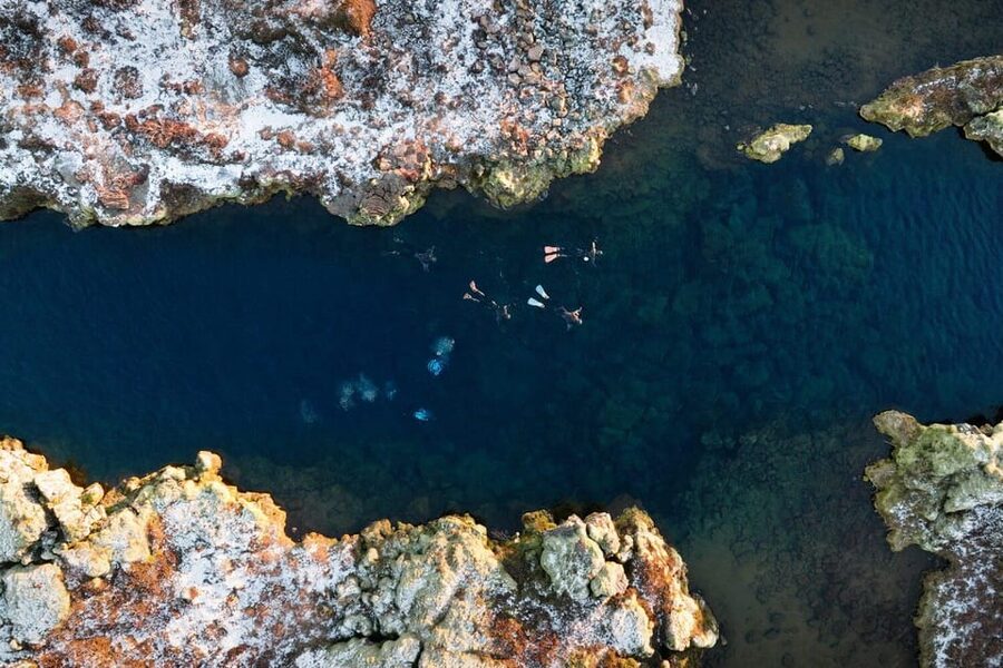 Reykjavík: Silfra Fissure Snorkeling between Two Continents - The safety briefing and first moments in the water