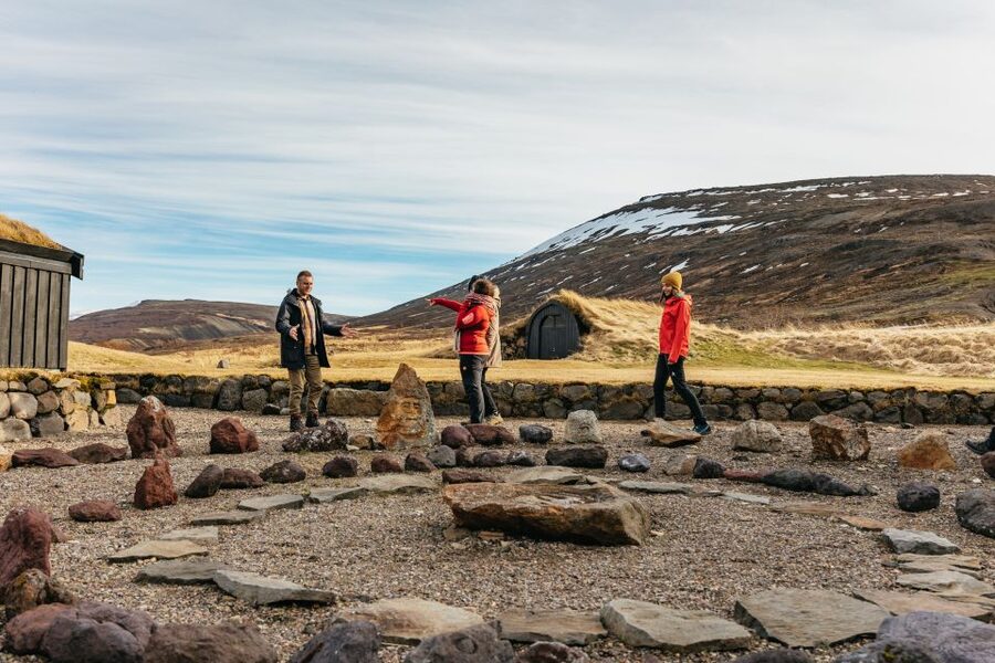 Reykjavik: Silver Circle Tour, Canyon Ride, & Thermal Baths - Food, clothing, and the long-day reality