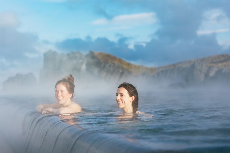 Reykjavik: Sky Lagoon Admission with Transfer - Choosing between Saman and Sky Pass