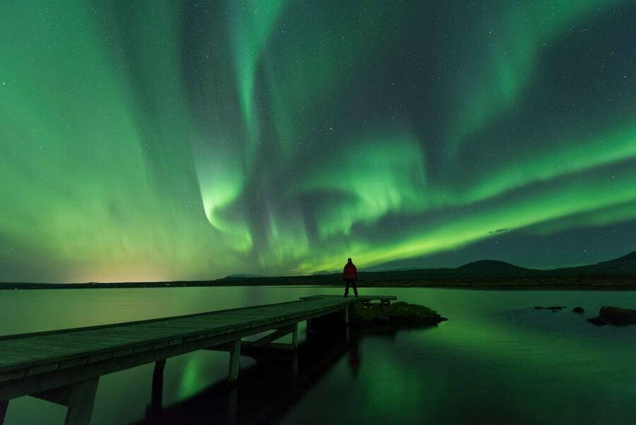 Reykjavik: Small Group Northern Lights Tour - Why the guide matters on an uncertain night