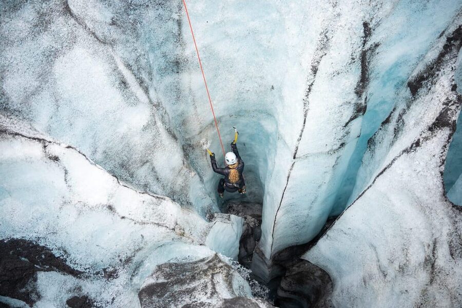 Reykjavík: Sólheimajökull Glacier Hike & Ice Climbing Intro - How the guides shape the day
