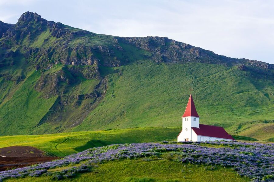 Reykjavík: South Coast Waterfalls, Black Sand & Glacier Tour - Vík: lunch, bathrooms, and a southern village