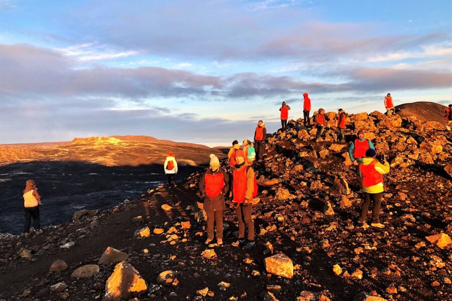 Reykjavík: Volcano Eruption Site and Reykjanes Hiking Tour - Gunnuhver Hot Springs and the smell of Iceland