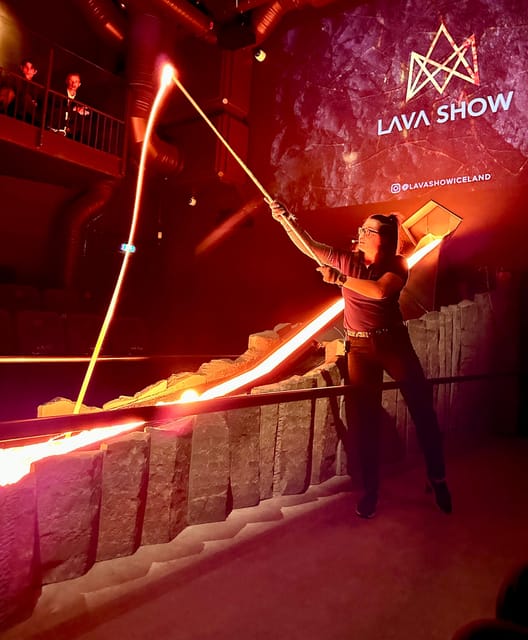 Reykjavik: Whale Watching & Lava Show - What happens at the Icelandic Lava Show