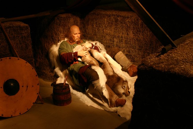 Saga Museum - Entrance ticket - Trying on Viking clothes and armor