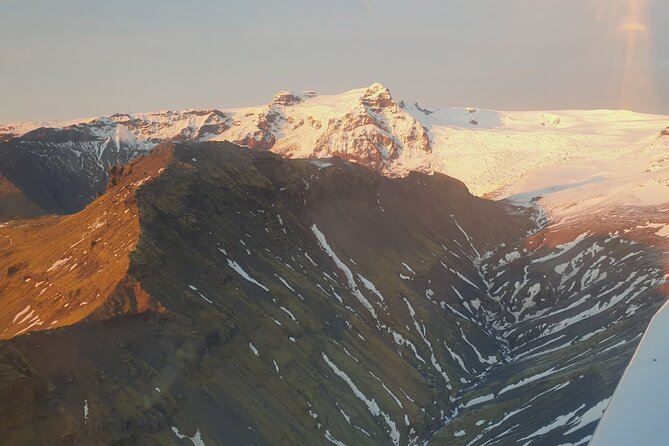 Scenic Airplane flight around Skaftafell National Park - Why the season changes the view