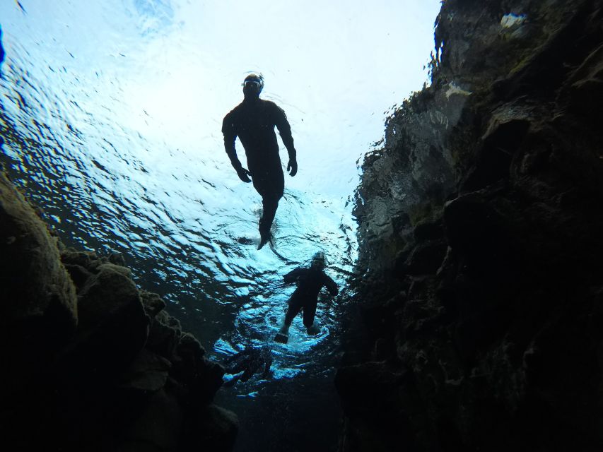 Silfra: Leidarendi Lava Caving & Snorkeling Tour with Photos - The guides make the equipment easier