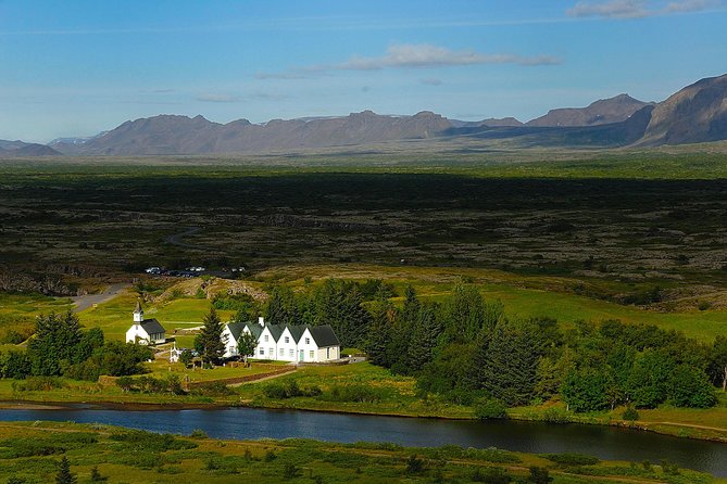 Silfra: Snorkeling Between Tectonic Plates - Meet on Location - Hot chocolate, cookies, and the practical value of $154