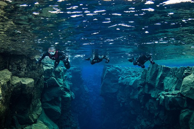Silfra: Snorkeling Between Tectonic Plates Pick Up from Reykjavik - What the cold really feels like