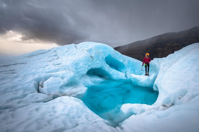 Skaftafell: 4h Small Group Glacier Hike with Guide and Transfer - Heading toward the icefall