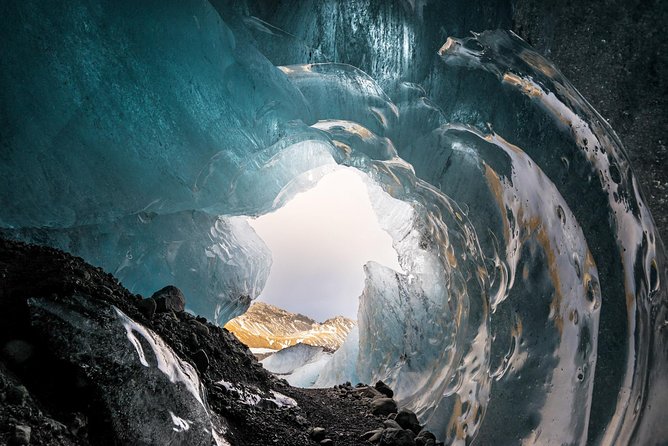 Skaftafell: Blue Ice Cave & Glacier Hike on Vatnajökull - Finding the blue ice cave