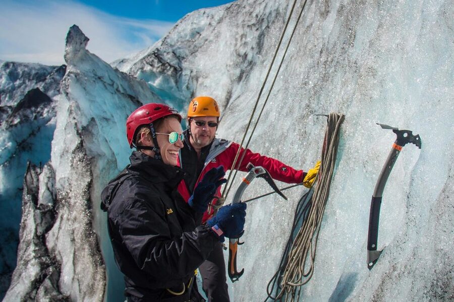 Skaftafell: Glacier Hike and Ice Climbing Guided Experience - Hiking Falljökull in Vatnajökull National Park