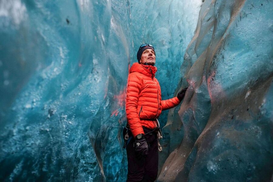 Skaftafell: Ice Cave Experience - Returning over the glacier and back to Skaftafell