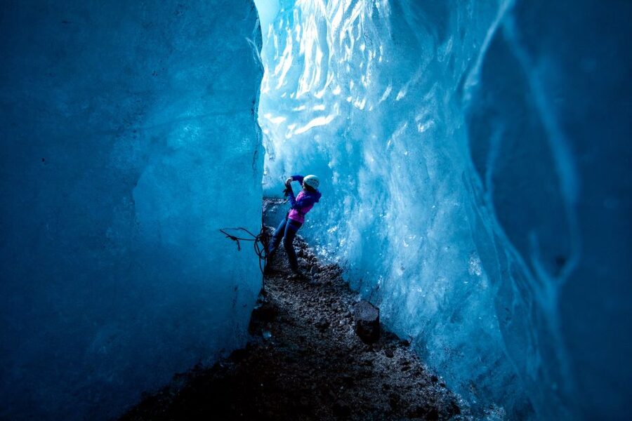 Skaftafell: Ice Cave Tour and Glacier Hike - Gear, clothing, and physical effort