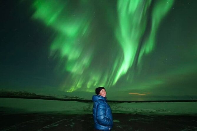 Small group Hunting for the Northern Lights in Reykjavík engrus - Key points to know before booking