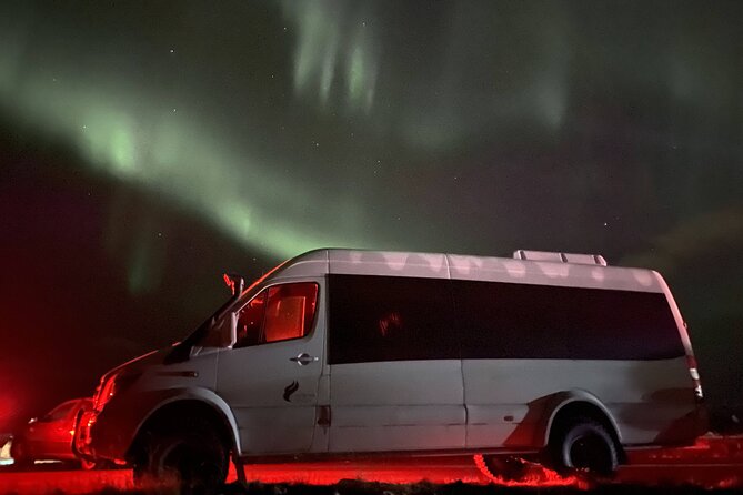 Small group Hunting for the Northern Lights in Reykjavík engrus - Why this Northern Lights hunt works differently