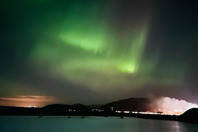 Small group Hunting for the Northern Lights in Reykjavík engrus - The Aurora Reykjavík stop and what it adds